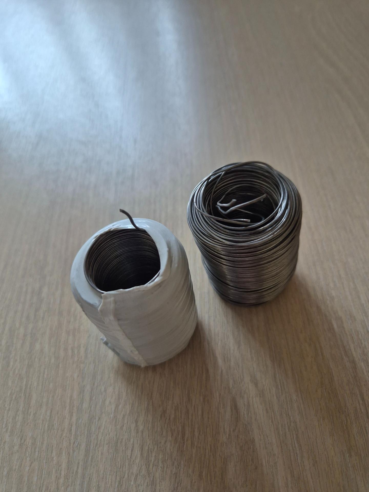 Bobinuțe sârmă moale albă – detaliu 2